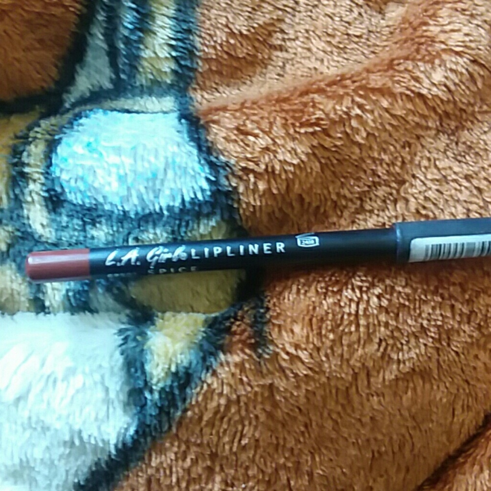 lip liner